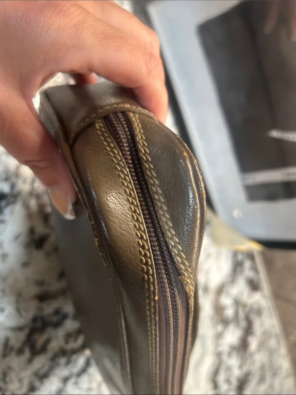 Gucci vtg Leather wristlet Case with Wrist Strap